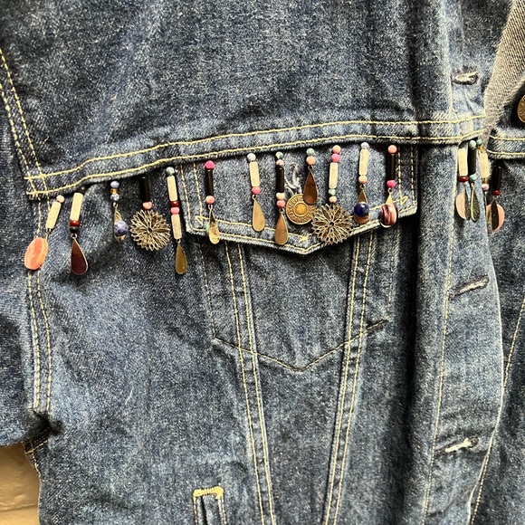 (W1) Women’s Authentic Levi Jacket with Embellishments - Picture 5 of 9